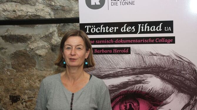 Die gebürtige Münchnerin Barbara Herold hat das Stück geschrieben und inszeniert. GEA-FOTO: STRÖHLE