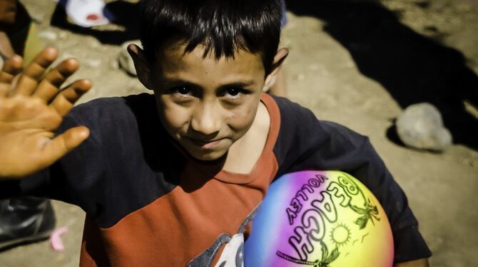 Glückliche Momente: Bei den Kindern in den türkischen Flüchtlingslagern ist die Freude besonders groß, wenn Organisationen wie d