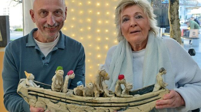 Mitten im Weihnachtstrubel bieten  Eberhard Benz und Kathrin Bindemann in ihrem Keramik-Atelier am Lindenplatz in Metzingen eine