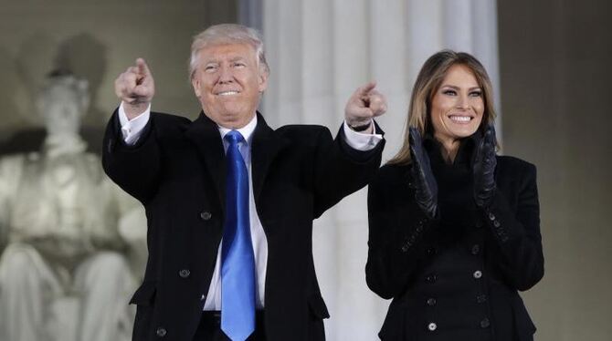 Donald Trump und seine Frau Melania bei der gestrigen »Welcome Celebration« am Lincoln-Memorial. Foto: Evan Vucci