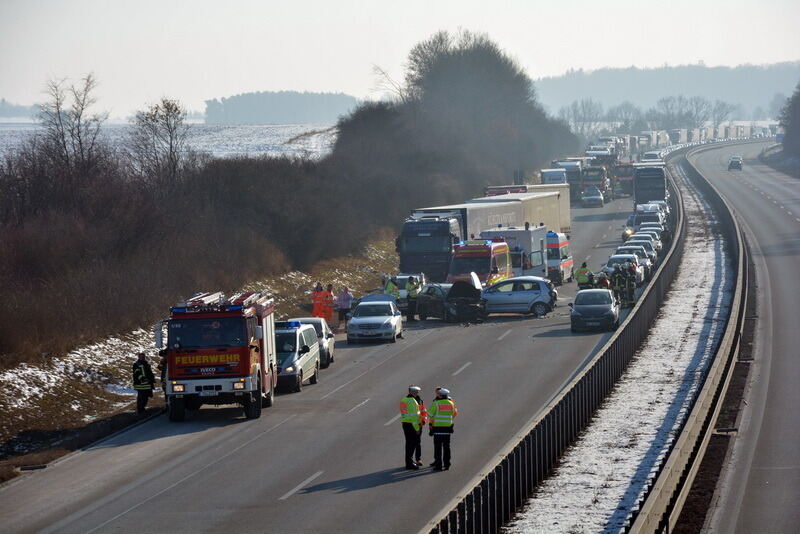 Schwere Unfälle mit elf Verletzten auf der A81 bei Rottenburg