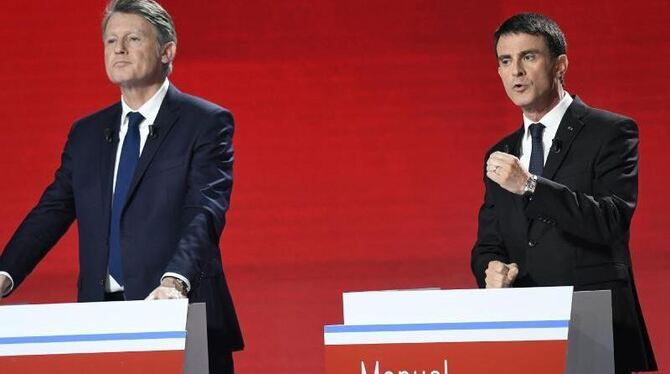 Die Bewerber der Sozialisten für die Vorwahl der französischen Präsidentenwahl, Vincent Peillon (l.) und Manuel Valls bei ein