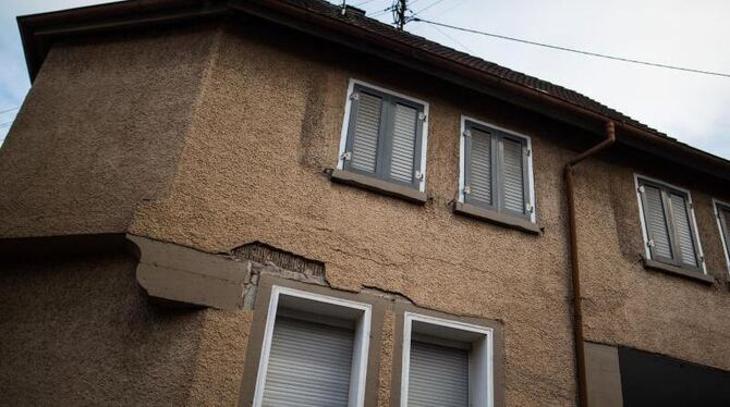 In diesem Haus in Vaihingen wurden die Leichen der beiden Kinder gefunden. Foto: Christoph Schmidt