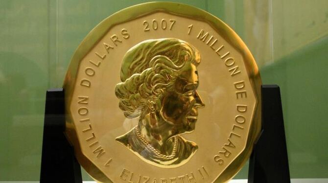 Die gestohlene Münze hat einen Durchmesser von 53 und eine Dicke von 3 Zentimetern und zeigt das Bild von Königin Elizabeth I