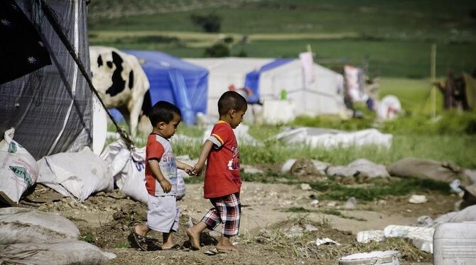 Wenigstens dem Krieg entkommen: syrische Flüchtlingskinder in einem »wilden« Camp bei Adana. FOTO: BRANDSTETTER