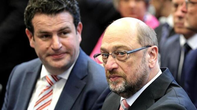 Generalsekretär Hubertus Heil zusammen mit Kanzlerkandidat Martin Schulz bei einem Wirtschaftsempfang der SPD im Bundestag. F
