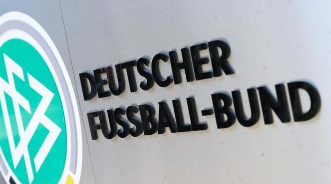 Die Bewerbungsfrist des Deutschen Fußball-Bundes für die EM 2024 endet am Montag. Foto: Arne Dedert