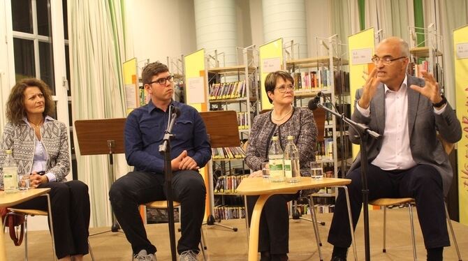 Diskutierten über kulturelle Vielfalt (von links): Aleksandra Vohrer (Integrationsrat), Ardit Jashanica (Jugendgemeinderat), Sus