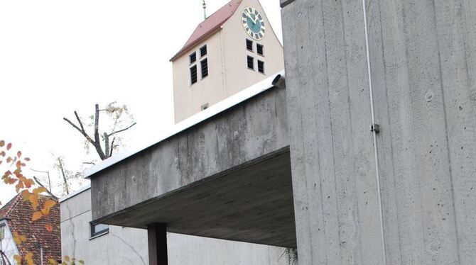 Zehn vor eins, nicht fünf vor zwölf an der Zwölfapostelkirche: In der evangelischen Kirchengemeinde Neuhausen hat sich zumindest