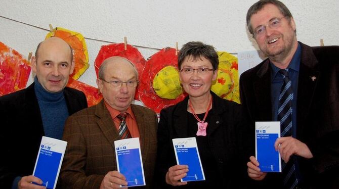 Überzeugt von der Zusammenarbeit des Bad Uracher Treffpunkts Familie mit der Metzinger Familienbildungsarbeit (von links): Bernd