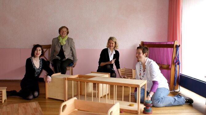 Im künftigen Spielzimmer der neuen Kinderkrippe (von links): Iris Butera (Praktikantin), Renate Lachenmann, Elisabeth Lorenzoni