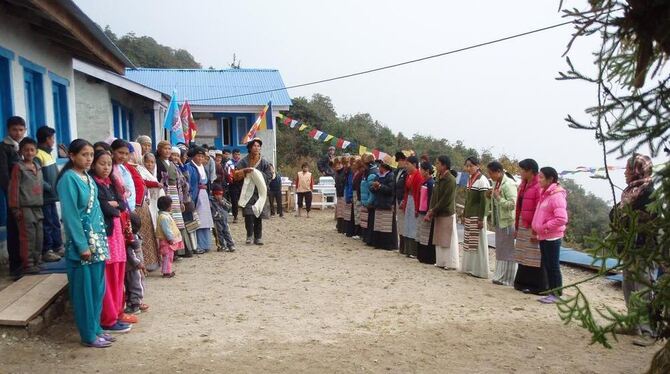 Die Krankenstation im nepalesischen Chyangmityang ist eine Anlaufstelle für Dr. Rainer Claußnitzer und seiner Frau Anne. Die Krankenstation im nepalesischen Chyangmityang ist eine Anlaufstelle für Dr. Rainer Claußnitzer und seiner Frau Anne.