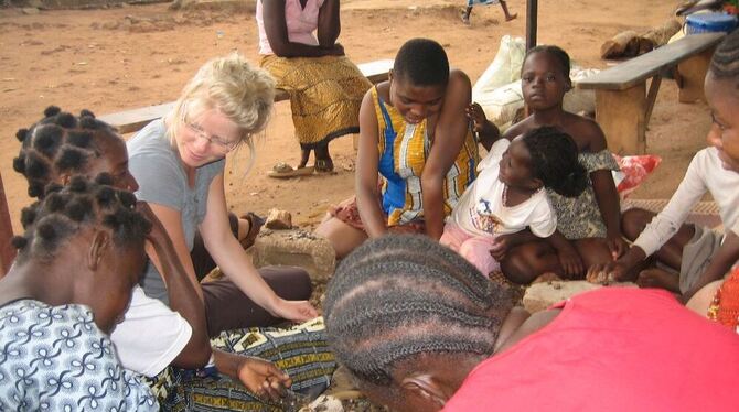 Anna Löwenstein hat in einem Therapiezentrum für Kettenmenschen in Bouaké ein Praktikum gemacht. FOTO: PR