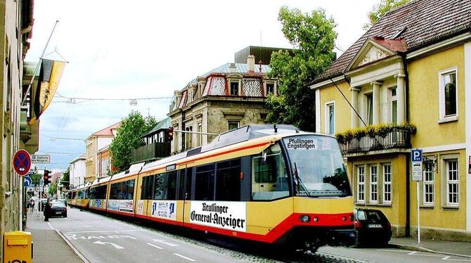 Kommt sie und, wenn ja, wann, was sind ihre Auswirkungen? Die Regionalstadtbahn ist zusammen mit dem Scheibengipfeltunnel eines der beiden Großprojekte, die die Verkehrsmisere in Reutlingen lindern sollen - und eine der großen Unbekannten in der komplexen Verkehrsplanung. FOTO: PR Kommt sie und, wenn ja, wann, was sind ihre Auswirkungen? Die Regionalstadtbahn ist zusammen mit dem Scheibengipfeltunnel eines der beiden Großprojekte, die die Verkehrsmisere in Reutlingen lindern sollen - und eine der großen Unbekannten in der komplexen Verkehrsplanung. FOTO: PR