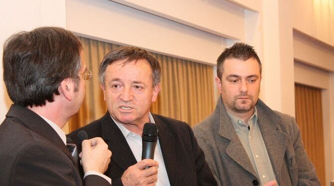 Moderator Cüneyt Özadali (von links) befragte die amtierenden Ausländerräte Dr. Adnan Özfirat und Giovanni de Nitto zur Integrat