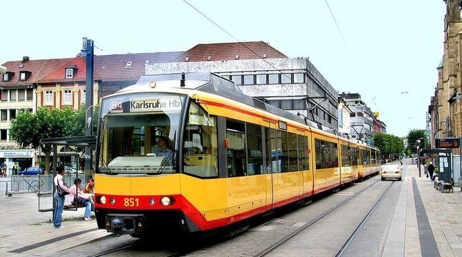 Ein Erfolgsmodell ist die Stadtbahn in Heilbronn, wo die Züge beispielsweise vom Veranstaltungszentrum »Harmonie« und Rathauspla