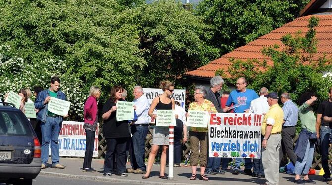Einmal mehr machte gestern Abend die Bürger-Initiative Ohmenhausen ihrem Unmut gegen die Verkehrsbelastung Luft.	GEA-FOTO: PACHE