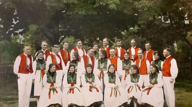Pracht in Tracht: Die Betzinger Sängerschaft (damals noch »Bürgergesangverein«) in den Zwanzigerjahren.  FOTO: PR