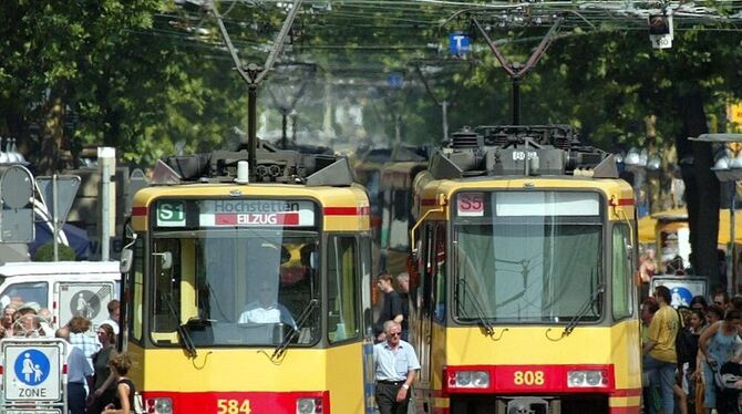 Im Raum Karlsruhe fahren die Stadtbahnen. Ob das umweltfreundliche Verkehrsmittel künftig auch in der Region Neckar-Alb zum Eins