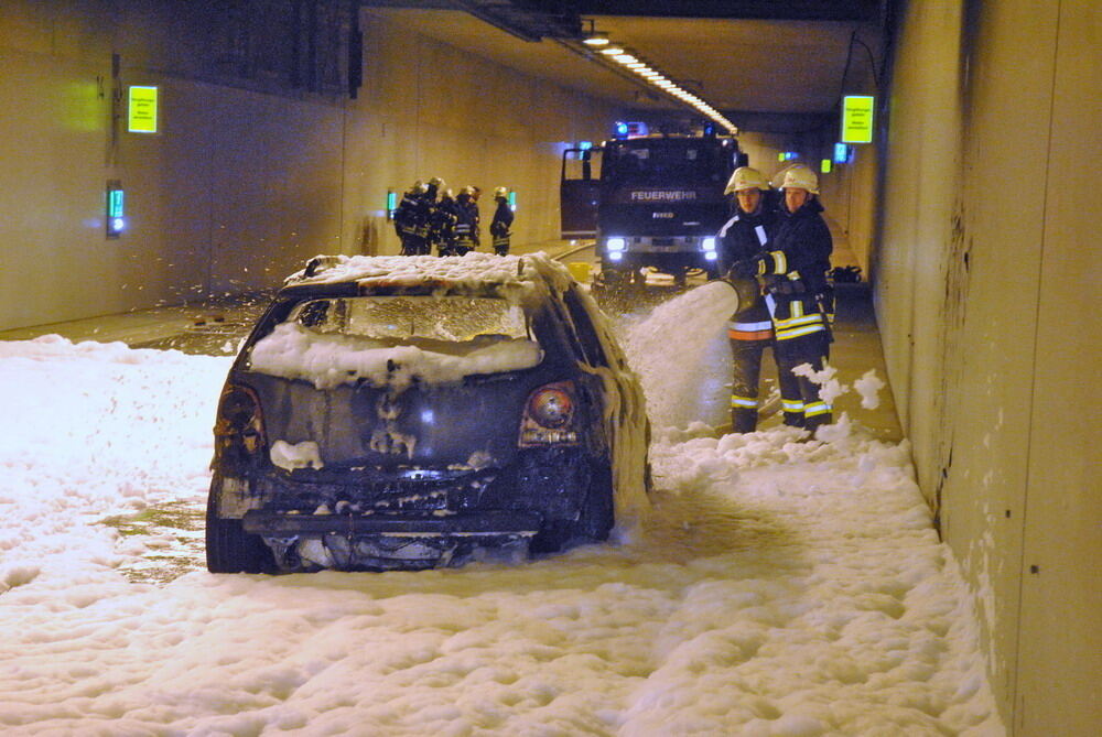 Großalarm nach Tunnelbrand Dusslingen April 2012
