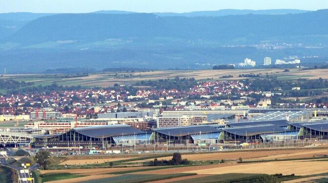 Über die beste Anbindung des Landesflughafens auf den Fildern an das Bahnvorhaben Stuttgart 21 wird diskutiert.
