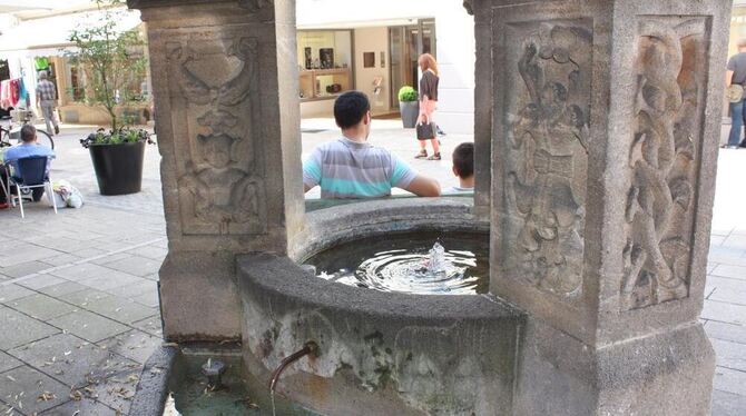 Der Lindenbrunnen: Heute gerne mal als Ort für ein Päuschen genutzt, war er früher unentbehrliche Wasserquelle. FOTO: CBS