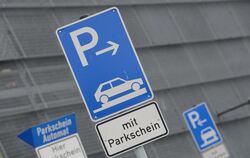 Die Regeln fürs Parken auf öffentlichen Flächen in Eningen sollen neu überdacht werden.