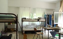 In der Betzinger Unterkunft stehen jedem Asylbewerber 4,5 Quadratmeter Lebensraum zur Verfügung. Doch nicht die Enge frustet, so