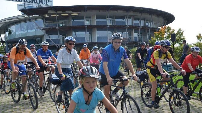 Beim markanten Datagroup-Gebäude in Pliezhausen ist am Sonntag wieder Start zum »Bikers Day«. Der Erlös dieser Breitensport-Vera
