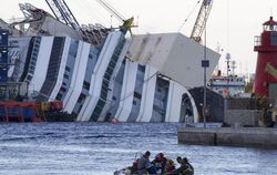 Das mehr als 114 000 Tonnen schwere Schiff war am 13. Januar 2012 vor der Mittelmeer-Insel Giglio gekentert. Foto: Claudio Gi