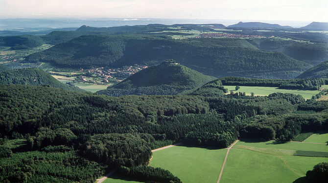 Die einmalig schöne Trauflandschaft der Schwäbischen Alb soll nicht von Windkraftanlagen verunstaltet werden. 	GEA-ARCHIV-FOTO: