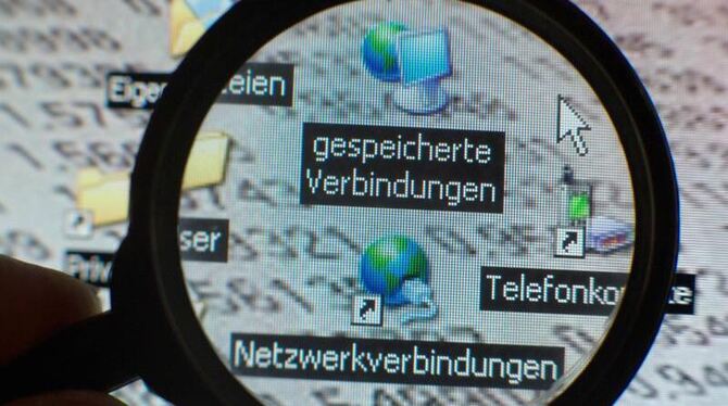 Der hessische Ministerpräsident Volker Bouffier fordert eine Reform der Vorratsdatenspeicherung. Foto: Jens Büttner/Archiv