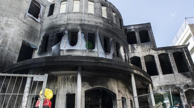 Ob die Berliner Mevlana-Moschee in Brand gesetzt wurde, ist noch unklar. Foto: Paul Zinken