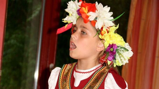 Kultur aus der russischen Heimat zeigten die Kinder beim Abschlussfest. Vor allem die elfjährige Arina Kristeva wusste mit viel