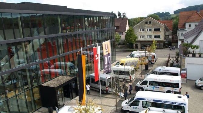 Bürgerbusse aus dem ganzen Land parkten vor dem Uditorium in Uhingen, als am Wochenende dort der Landesverband »proBürgerBus« ge