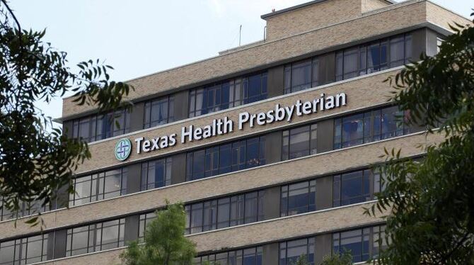 Bereits am 26. September hatte der Mann das Texas Health Presbyterian Krankenhaus in Dallas aufgesucht, wurde aber nicht auf