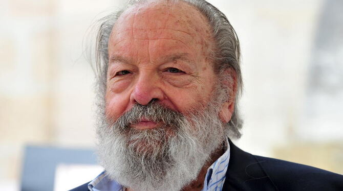 Schauspieler Bud Spencer, der mit bürgerlichem Namen Carlo Pedersoli heißt und aus Neapel stammt, lächelt auf einer Pressekonfer Schauspieler Bud Spencer, der mit bürgerlichem Namen Carlo Pedersoli heißt und aus Neapel stammt, lächelt auf einer Pressekonfer