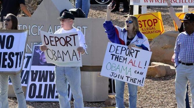 Demonstration gegen Barack Obama. Foto: Michael Nelson