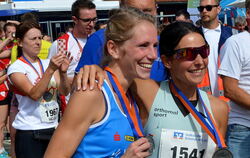 Die Erst- und Zweitplatzierte des Zehn-Kilometer-Laufs: Katja Fischer (links) und Sabrina Mockenhaupt.