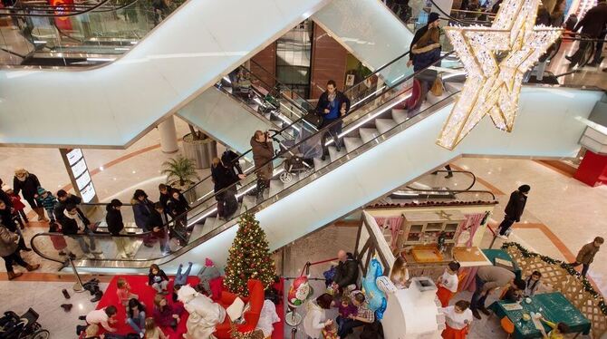 Volle Läden und Passagen gab es am Einkaufssamstag in der Reutlinger Innenstadt. FOTO: TRINKHAUS