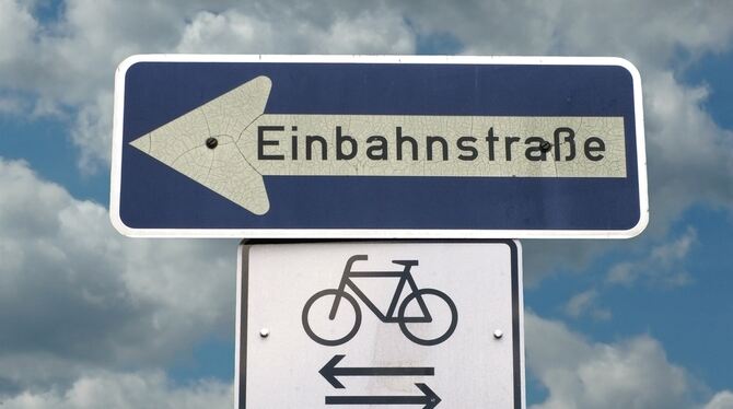 Immer mehr Einbahnstraßen in Reutlingen sollen für gegenläufigen Radverkehr freigegeben werden.