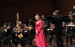 Anne Schwanewilms sang von Richard Strauss »Vier letzte Lieder«.  