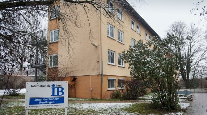 Das ehemalige IB-Wohnheim an der Rommelsbacher Straße. Dort sollen demnächst Asylbewerber untergebracht werden. FOTO: TRINKHAUS