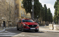 Das für Mazda typische, progressive Gesicht prägt auch den formschönen CX-30.  FOTOS: PR