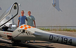  Florian Taigel (links) und Luca Martini sind sozusagen auf dem Segelfluggelände auf dem Übersberg groß geworden. Inzwischen sin