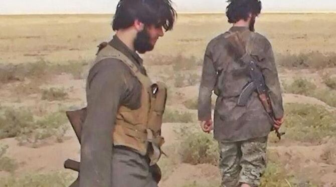 Kämpfer des IS an der Grenze zwischen dem Irak und Syrien. Foto: Albaraka News / Archiv