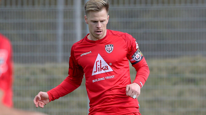 Denis Lübke wird die Mannschaft gegen den FC Holzhausen als Kapitän anführen.