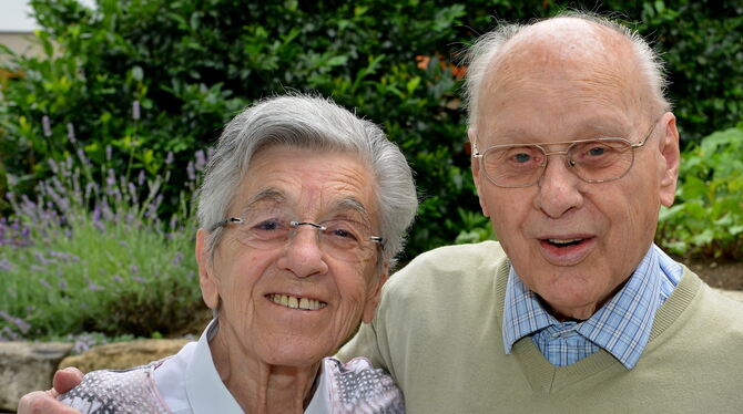 Heinz Ziegler - hier im Jahr 2018 mit seiner Ehefrau Frieda anlässlich des 65. Hochzeitstages abgelichtet - ist am 19. Februar i