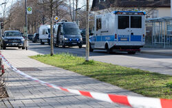Großes Polizeiaufgebot und Absperrungen im Ringelbach-Gebiet am 22. März 2023, nachdem eine Durchsuchung bei Markus L., einem Re