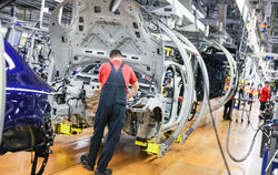 Die Transformation der Automobilindustrie macht Fortbildungen für die Beschäftigten notwenig. 